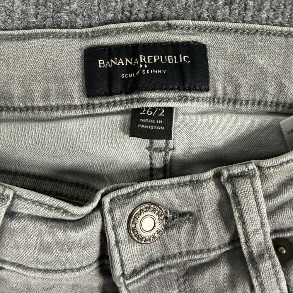 Banana Republic Sculpt Skinny Jeans Womens 26/2 LightGray Denim Pants Distressed